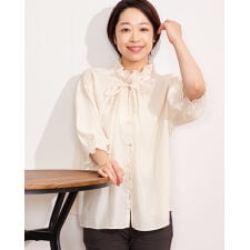 襟付きブラウス