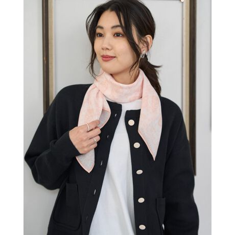 [^:468R1050]y₩ȃ|GXe̐nBׂLcC̐ƁAق̂Ȍ򂪏iȃACeB߂Ď^т₷Ƃ́BׂC⏬ȃ`[tŃAeB[N[X\vgĂ܂BDsNƁANAȃO[J[ŎdグRȃXJ[tB`[t̒ɔE΂W̃CjV|CgB80cm̑傫Ȑ`^ŃtɎ񌳂ɐ炵WPbgWHDX^CE߂ł