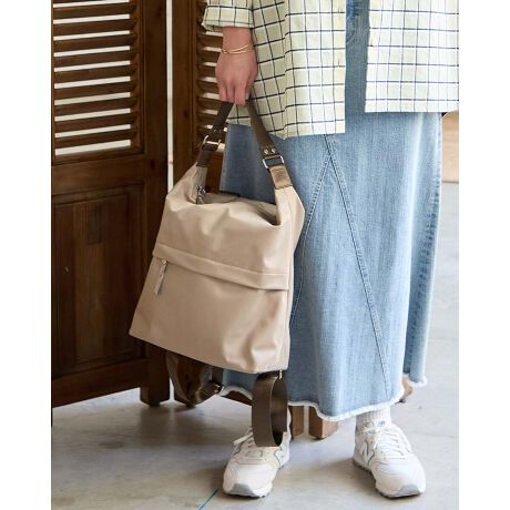 [^:467R2002]yiCfނgpbNłBOʂ̑傫ȃ|Pbg|Cgŗs⃌W[Ɏg₷ACełB