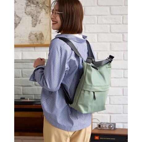 [^:467R2002]yiCfނgpbNłBOʂ̑傫ȃ|Pbg|Cgŗs⃌W[Ɏg₷ACełB