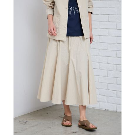 [^:467R4703]n̕\ʂɍׂVHȃiCfނ̃XJ[głBVHɂA悢to܂BfUC16ڂ̃tA[ŃA_[qbvӂ肩琞ɌătA[ʂ𑝂₵Ă܂Bm[J[WPbgi^ԁF467R4101jƓfނgpĂ܂̂ŁAZbgAbvƂĂyݒ܂B