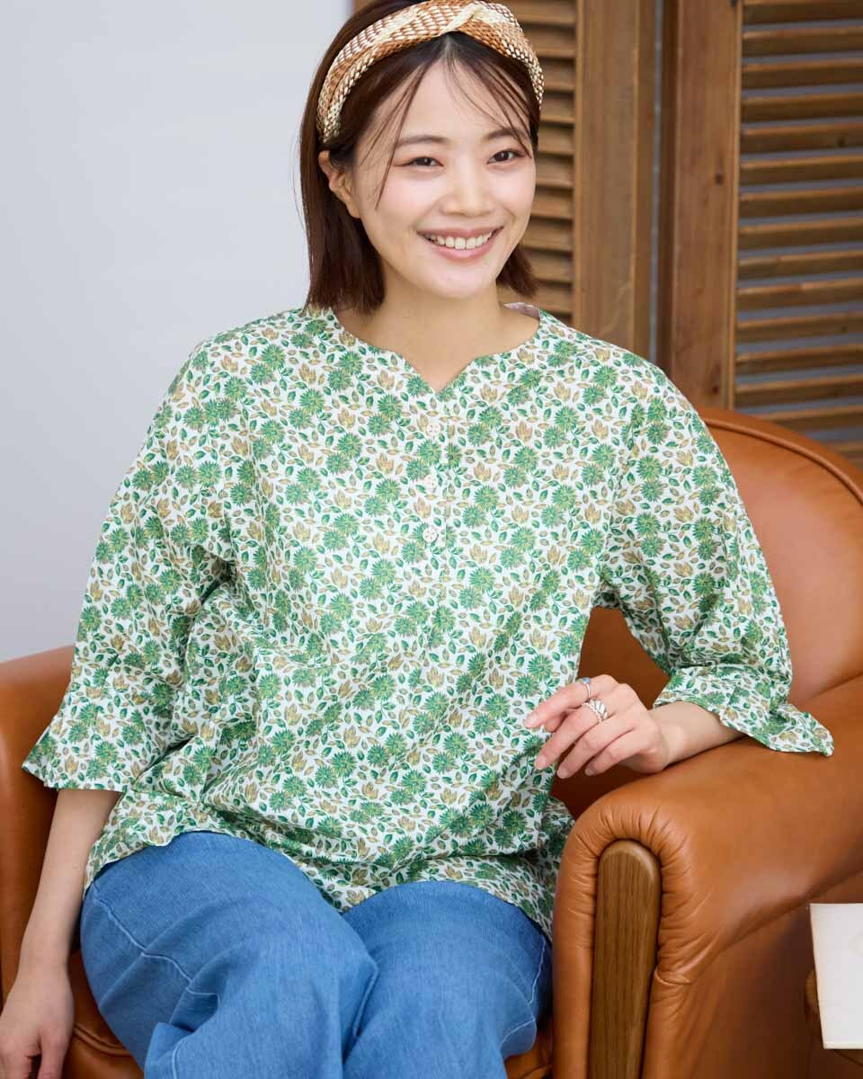 大きいサイズLL　ゴールデンベア花柄水色七分袖チュニックブラウス 大きいサイズLL ゴールデンベア花柄水色七分袖チュニックブラウス
