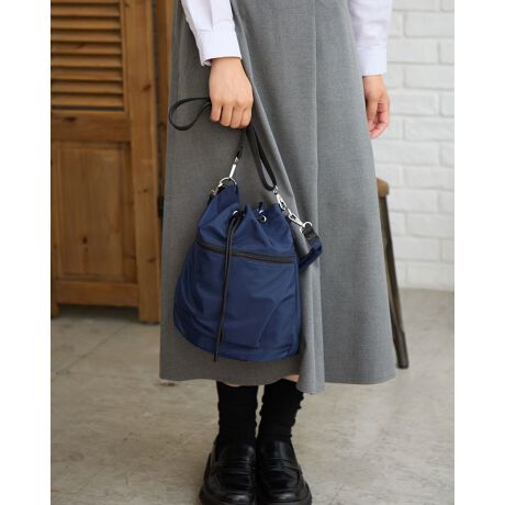 [^:467RC002]В^2WAYobOBnhobOƂĂAV_[XgbvŎ΂߂łAp̍fUCłByʂRpNgȃTCYŁAC킸g閜\obOłBS[fxA H~J^OwBEAR FRONTxfڂ̏i̓iC2WAYobOƋLڂĂ܂Afނɂ܂Ă̓|GXeƂȂ܂B