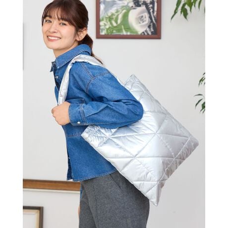 [^:467RD011]~̋CグĂLgfނ̃g[gobOłB؂₩ȃJ[WJŃR[fBl[g̃ANZgɂȂ܂B