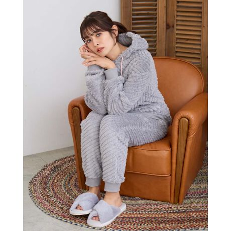 [^:192RD103]ё̒t[XfނgpAt[htXEFbgpW}łBƐ̓udlŕʂɂAt[XfނȂ̂łƉł܂Bp[J̃fUC̓JWAȈۂȂ̂ŁA̒łȂAƂOo⃊bNXEFAƂĂ􂵂܂By Homewear̂ zgƐ݌vAg̐؂ւOɂ炷ƂŁAE₷QԂX[Yɍsi|Pbgs[X^Cv͎RɎ肪͂₷juKdlvɂȂĂ܂B