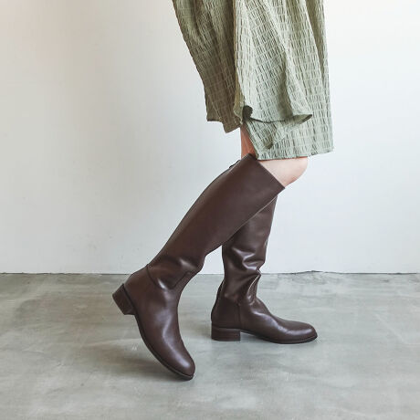 v[ȃfUC̃obNt@Xi[Ou[cB㎿Ȗ{vgpĂ̂ő݂悭₷lXȃX^COɍ킹₷ꑫłBTCY(mm)SF=249 =76.6 =206MF=259 =79 =213LF=269 =81.4 =220[^:ND22654]