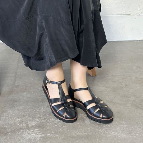 ƂtH͂̂܂܂ɁAîl͋̕CɎdグ܂BXj[J[̂悤ȗSnEڈȏɌyʂȃ\[ő^тyXłBE\[݂̍ɂłȐǂȂA₷iiɃAbv܂BEXgbvő܂łz[hĂ̂ň芴ob`łEXgbv̓tbN^CvŒEȒPA߂\łBÊ݂悢vgpĂ̂ŗΗقǓ݂܂BLR[fBlCgɍ킹₷AV[YXŒ􂵂ĂPłE\bNX킹Ƃ̑ob`Ȃ̂ŏtH܂Ŋy߂܂BEܐ悪łȂ̂ŃT_ɋȕɂIXXłBgh́uVo[v...ǂȃJ[Ƃǂ킹₷Vo[́AR[fBl[g̃XpCXƂĂƕ͋CςɂIXXłBi`Ōy₩Ȉۂ́uAC{[v...炵̂AC{[̓n[hAs[XXJ[gƂ̑łBԂ́uubNv...JWA烂[h܂ŕL􂵂ĂubŃAP͎ĂԃJ[łB[^:ND24381]