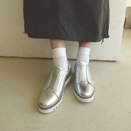 X^bY炢؂₩ȃANZgYXb|Xj[J[{[̂\[ƂƂtHōƏîl̃Xj[J[Ɏdグ܂BEΗقǓޖ{vgpĂ܂BEƑłXb|dlŒEȒPłBEƂSōbz[hĂ̂ň芴ob`łEڈȏɌyʂȃ\[ő^тyXłBE\[݂̍ɂłȐǂȂA₷iiɃAbv܂BfށAbp[Ȃ₩ŏ_炩V[vX[X[^:ND24500]