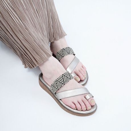 ّfރRrfUCIȃT_Bewz[hĂgDxgfUCŁA芴܂BႭA₩ȃEFbW\[Ŕɂ̂|CgłBbxg̓Xgb`fނɂȂ܂̂ŐLk܂BTCY(mm)SF=225 =80.6 =206MF=235 =83 =213LF=245 =85.4 =220[^:NM22923]