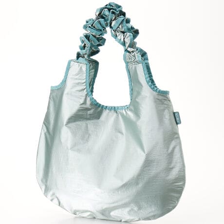 [^:24837]Scurunchy(VVĵ悤ȃnh̃obOB̂fނ͊yy₩Ȃ̂ɂȂ܂BVvȃVGbgɃ|CgV[YłBEX}[gtHEzȂǕigוۂeʁBA4ɓ֗ȃTCYŒʋΎ̃TuobOƂĂ߂łB@|Pbg1@ W40.0  H25.0cm 