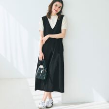 エンボス加工 Vネック ワンピース