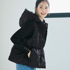 コカ(coca)のフード付きペプラム中綿ベスト 全4色