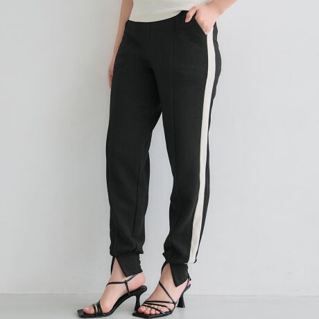 [^:46-241031004-01]XbgfUCƃTChCŋrʔQ̃WK[pcLCȂ̂ɃXEFbgoŃC[W[ɒ邩璷̈ړɂX^CɂŗsȂǂ̎^тɂ_cocãG{XȂł͂4̐|CgI^Point1E󂵂Ă̂ŃfC[[Xɂ҂Point2EVm炸łVɂȂɂm[ACłȒPPoint3E@OK<br>@ɂĂk܂ȂƂŎ؍ςPoint4EXgb`Xgb`̌y₩fނŃXgXt[ȒSnfUCEVGbgX|[eB[ŐꂽfUC̃WK[pcBmXgXȗSnAEGXgʂ͕Sł茩܂B̃Xbgő񂪍ׂAl̔o܂BfށEXgb`̌y₩ȑfށEʂ̂锖̏_炩nEɂȂɂłꂢɐ̂ۂɁEC[W[PAłȒPR[fBl[gfC[烏}CEFA܂ŕL􂵂܂BVvTVcq[킹āAX|[eB[lۂ܂Ƃ߂̂߁fނ̃G{XgbvXƍ킹ăZbgAbvɂĂBnFʂ̂锖̏_炩nBLkFBFȂBnFȂB|PbgFBӓ_Ffނ̓AF܂BWFnƂ̑gݍ킹͂ӉB܂AȂǂɂF╗ω܂BKPƂŐ󂵂ĉB@ɂĂ͏k݂F̉\Bfpʐ^͎BeAql̃j^[ɂAۂ̃J[ƈقȂČ܂Bi͋@Bɂ鐶ỶߒAwnDۂ̎̌pځx⑽́wقxA@ۂ́waxA`TCYɑ́w덷xꍇ܂BqlɊł܂悤Aŗǂ̂lił񋟂ł悤w߂Ă܂BǂfUCƏi񋟂Ē߂ɂfނDɂ܂ẮA܂悤肢\グ܂B