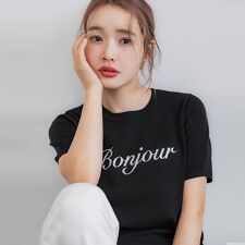 シャリ感レーヨンロゴ刺繍ニット 全2色