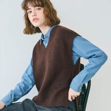 ヤク風Vネックニットベスト 全2色