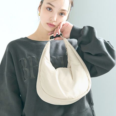 [^:26-250541001-23]V[ɍ킹ĎgA֗2WAYobOfUCE@\̓̃X^CCɍ킹Ďgł2WAYdlBXgbvOăobN𗯂߂΃nhobOɁAXgbvt΃V_[obOɑςBVvȂꂽfUCŁAJWA炫ꂢ߂܂ŕLR[fɃ}b`܂BfށEfBe[ESn̂|GXefނgpAy₩ň₷̂́BEJ̓t@Xi[dlŒg̔яohASĎg܂BEgɂ傤ǗǂTCYŁAzX}[gtH[\B߃|CgnhƃV_[2WAYdlŁAV[ɍ킹Ď݂ɃX^C`FWBoEsȂǁA܂܂ȃV[Ŋ􂵂Ă闊obOłBnFƂ|GXenLkFȂFȂnF|PbgF蒍ӓ_Ffނ̓AoN򉻂܂Bۊǂɂ͂ӉB@ɂĂ͏k݂F̉\B@̂gp͂TBiP̂ł̂ʐ^ɍł߂FƂȂĂ܂Bfpʐ^͎BeAql̃j^[ɂAۂ̃J[ƈقȂČ܂Bi͋@Bɂ鐶ỶߒAwnDۂ̎̌pځx⑽́wقxA@ۂ́waxA`TCYɑ́w덷xꍇ܂BqlɊł܂悤Aŗǂ̂lił񋟂ł悤w߂Ă܂BǂfUCƏi񋟂Ē߂ɂfނDɂ܂ẮA܂悤肢\グ܂BfF163cm/166cm