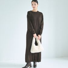 コカ(coca)のマキシニットワンピース 全2色