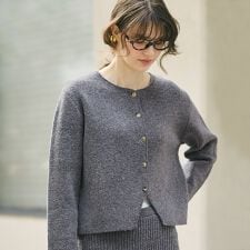 コカ(coca)の縮絨ニット金釦カーディガン 全2色