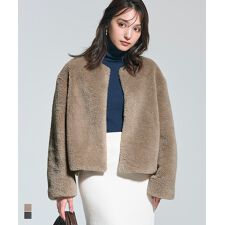 コカ(coca)のウォッシャブル フェイクファーノーカラーブルゾン 全2色