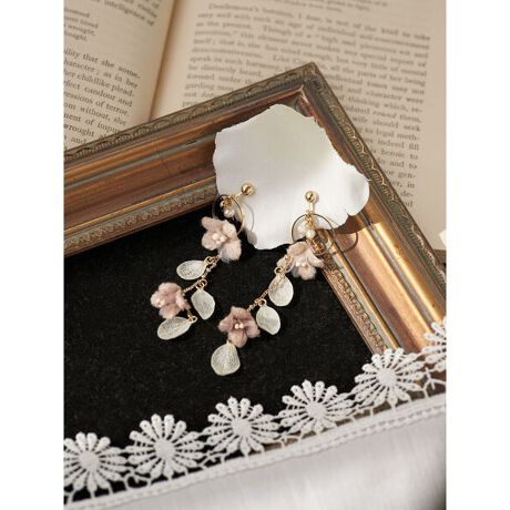 Web限定 クララとあじさいの花びらイヤリング アースミュージック エコロジー Earth Music Ecology ファッション通販 マルイウェブチャネル Cb002 403 04 01