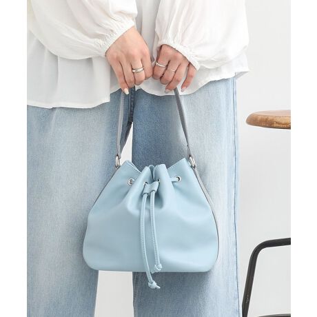 [^ԁF01000224100]\tgŊ炩ȃtFCNU[ŎdĂfUCobOBhXgR[hŋВ^ɍiꂽRpNgȃtHłBؚȃnhɌqoCJ[zFCȂ|CgBꂢ߂͂AJWAȃX^COɂ}b`邨߂̃ACełBfp摜́A̓ŐFČꍇ܂Bg̃j^[ɂďi̐FČꍇ܂B