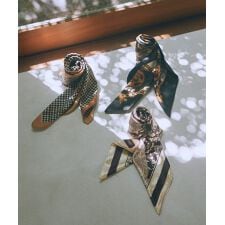 アースミュージック＆エコロジー(earth music&ecology)の大判スカーフ