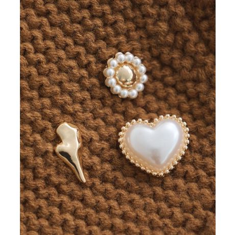 [^ԁF01000807300]3ނ̃`[tZbgɂȂsobWBp[r[Y⃁^r[Y킹jAX̂郂`[t炵ANZgvX܂BX^CbVȃVo[ƏiȃS[h̃J[WJpӁBgpɂ͂MtgƂĂ΂邨߂̃ACełBfp摜́A̓ŐFČꍇ܂Bg̃j^[ɂďi̐FČꍇ܂B