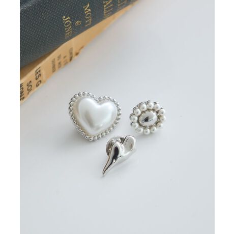 [^ԁF01000807300]3ނ̃`[tZbgɂȂsobWBp[r[Y⃁^r[Y킹jAX̂郂`[t炵ANZgvX܂BX^CbVȃVo[ƏiȃS[h̃J[WJpӁBgpɂ͂MtgƂĂ΂邨߂̃ACełBfp摜́A̓ŐFČꍇ܂Bg̃j^[ɂďi̐FČꍇ܂B