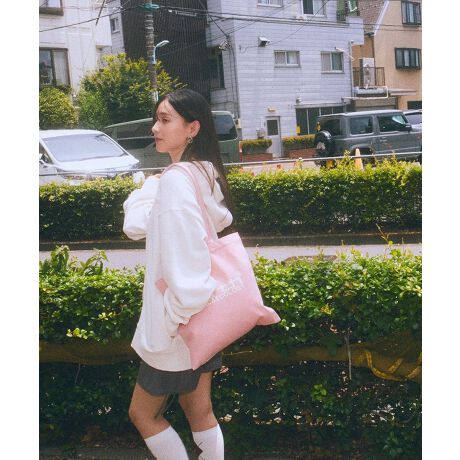 [^ԁF01000829100]yĎ^т₷fC[ɏd󂷂IWig[gobOBubNAItzCg̃x[VbNJ[ƃR[fBl[gɉf_炩Ȉۂ̃J[܂߂5Fpӂ܂BzFfUCuhSڂ䂭ANZgBTuobO͂ACobOƂĂ􂵂Ă邨߂̃ACełBfp摜́A̓ŐFČꍇ܂Bg̃j^[ɂďi̐FČꍇ܂B