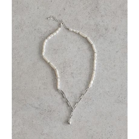 [^ԁF01001262100]p[ƃ`F[̑gݍ킹X^CbVȃlbNXBjAX̂郂`[tŗhꓮAfReo܂ByʂŕtSnǂ̂|CgBfC[ɂ͂AotH[}ȃX^COɂ}b`邨߂̃ACełBTvɂĎBesĂ܂B ۂɂ͂鏤iƎdlقȂꍇ܂Bfp摜́A̓ŐFČꍇ܂Bg̃j^[ɂďi̐FČꍇ܂B