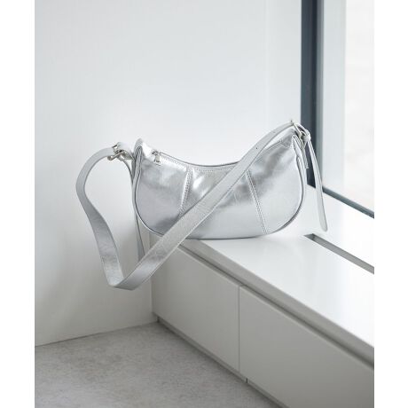 [^ԁF01001244100]iȃtFCNU[ɃVH{Ñn[t[obOBRpNgȃTCYɑ߂̃xgXgbvoXǂAghCNȃX^C㉟܂BXgbv͎OłAnhobOƂĂV_[obOƂĂgp\BVvȃR[fBl[gɍ킹邾Œ悢vXĂ邨߂̃ACełBfp摜́A̓ŐFČꍇ܂Bg̃j^[ɂďi̐FČꍇ܂B