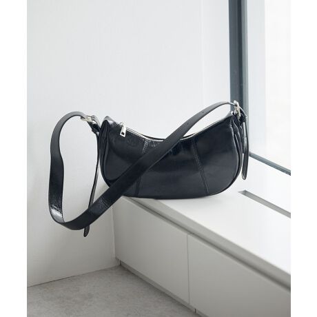 [^ԁF01001244100]iȃtFCNU[ɃVH{Ñn[t[obOBRpNgȃTCYɑ߂̃xgXgbvoXǂAghCNȃX^C㉟܂BXgbv͎OłAnhobOƂĂV_[obOƂĂgp\BVvȃR[fBl[gɍ킹邾Œ悢vXĂ邨߂̃ACełBfp摜́A̓ŐFČꍇ܂Bg̃j^[ɂďi̐FČꍇ܂B