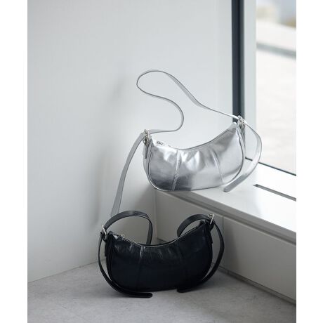 [^ԁF01001244100]iȃtFCNU[ɃVH{Ñn[t[obOBRpNgȃTCYɑ߂̃xgXgbvoXǂAghCNȃX^C㉟܂BXgbv͎OłAnhobOƂĂV_[obOƂĂgp\BVvȃR[fBl[gɍ킹邾Œ悢vXĂ邨߂̃ACełBfp摜́A̓ŐFČꍇ܂Bg̃j^[ɂďi̐FČꍇ܂B