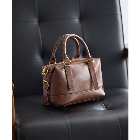 [^ԁF01001244000]Be[ŴtFCNU[ŎdĂ{XgobOBiȃS[hgpȃfUCŁAH~̃X^CO𐷂グ܂BKvȉו[łTCYɎO\ȃV_[XgbvtȂ͓̂IBJWAɂ͂AꂢڃR[fBl[g̃ANZggɂ҂ȏ{̃ACełBfp摜́A̓ŐFČꍇ܂Bg̃j^[ɂďi̐FČꍇ܂B