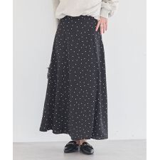 サテンフレアスカート