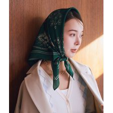 ボタニカル柄スカーフ(70×70)