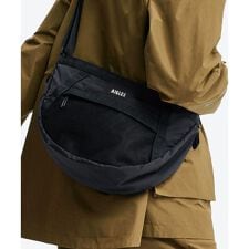 エーグル(AIGLE)の撥水 三日月型 ハーフムーンバッグ ミニショルダーバッグ RP