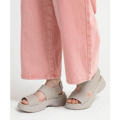 [^:1639024225202]VvȃfUCɁAXj[J[̂悤ȉKȗSnvXyT_JbgAEgfUCŒ悢oȂA\tgɃz[h郊bNX̂闚SnBq[X΂ȂfUCŁA萫ɗDꂽtbgȕ₷ƁARȃX^CAbvAVXg܂B܂yNbVɗDꂽEVAtbgxbh&~bh\[Ռz𔭊AӂӂE̗SnobNxgɂ̓S̗pÂ܂܃NɒEł邤AɗDtBbg܂Ďły_炩ȑŁAfC[ɂo◷sɂAȂ1BʂȑȂ~j}ȃfUCŁAfjJWAɂXJ[gɂ}b`܂ByyʁzS̏ȂCgȐ݌vTCYZڈFS(22-22.5cm)EM(23-23.5cm)EL(24-24.5cm)ELL(25cm)EfށFvEAEg\[FEq[̍F5.5cmEd(Б)F230gȉ(MTCY)ETCYF(l܂̂Ŗڈł)