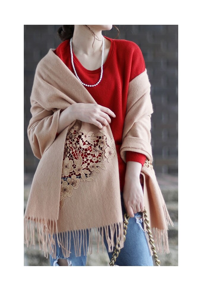 パターン付きベージュマフラー ストール】羽織り物 グレー 灰色 ベージュ マフラー 花柄 刺繍