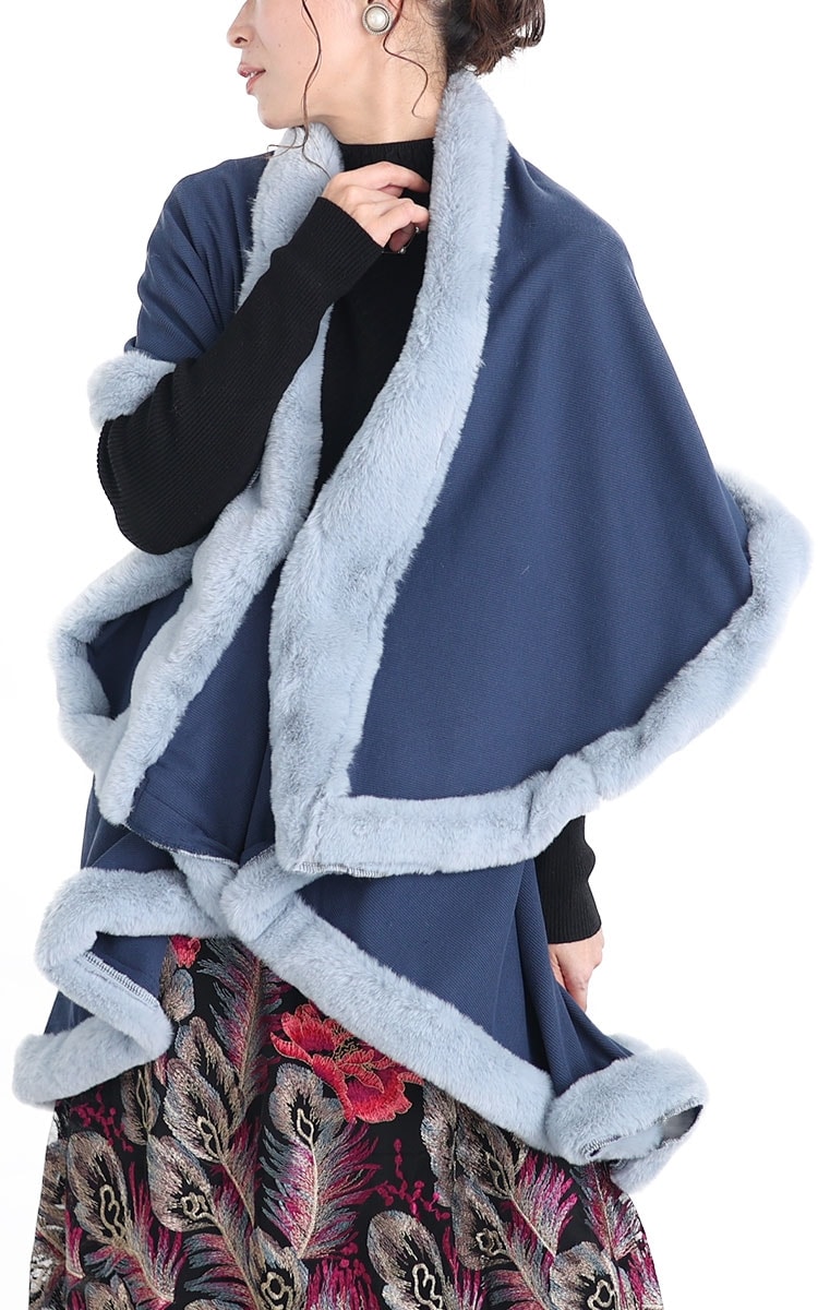 美品 ふりふ ポンチョ ケープ 羽織り 総柄 和柄裏地 ブラック 黒 ウール M assort-hkm0021_8.jpg