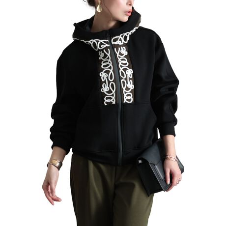 [^:SAWA-9813]Y~JȋȐ`R[hh?gȕ͋CoAx[XJ[ɉfANZgɁB񌳂܂Ńt@Xi[グ΁AX^hlbNɎdオ񌳂܂ŉɁB{[̂t[hŏʂ_܂BԂn[g`悤ɔzꂽR[hhJ؂₩ɂAuEƂ̔zFŌp炵B芴̂VGbgő̌^Jo[ȂA^̂Ȃ䊴ł茩A{gXIт܂BtWbvŉHDƂĂ􂷂邩ALX^COy߂ꖇB