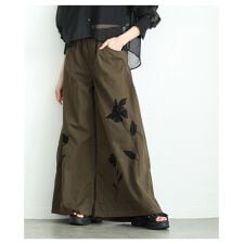 サワアラモード(sawa a la mode)の【パンツ】 ボトムス ズボン 黒 ブラック カーキ ロング丈 花柄 刺繍 ワイド ウエストゴム 綿