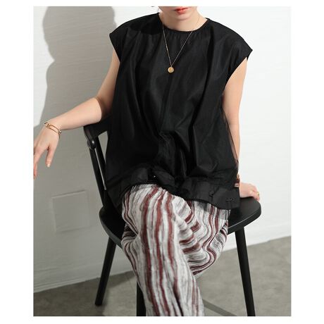 [^:SWMAM-193707]VA[ȃ`[d˂ꂽgbvX́AّfގgghCNȕ͋CAyőu₩ȃX^COɎdオꖇBt`X[uŌJo[Åۂ݂CɂȂɂ߁Bt`X[u͑l̘̓rɂ҂B`[tF~jȈۂvXAӂƍLtAȃVGbgŊÂoA㔼ǧ^Jo[Ă܂Bɂّ͈fނ̃CŜLbƈ߁AXeb`̂悤ɃR[hfUCAVѐSĂ|CgɁBR[h̓hXgdlɂȂĂ邩AtÃ{[D݂ɒ߂ł܂BZ߂߂Ȃ䊴Ń{gXI΂AƂۂɁBJWAY߂tF~j܂ŁAL}b`AR[fɎ₷FWJ|CgB