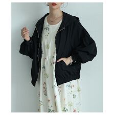 【アウター】 ブルゾン パーカー 撥水加工 フード ボリューム袖 ジップアップ ブラック アイボリー