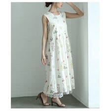 【ワンピース】 花柄 レース ノースリーブ ロング フレア 総柄 裏地 ボタン ホワイト 春 夏 秋