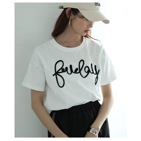 [^:MODE-9933]ɒeނ悤ɕ`ꂽSLb`[ȃx[VbNȃJbg\[́AR[fɎ邾ŃX^COɃY܂BRbgdĂ̐nAʋCLkǂA΂ދG߂ɂ҂B̑傫ȃS̓ghȃR[hhJŕ`Å̂fUCɁBzFŕ`ꂽS̃RgXgfAVvȂ݊̂ꖇBSfJbg\[́AJWAȃX^COłȂAY߂ȃACeƍ킹΁AgĥMIXR[fɎdオAȂŕLX^COy߂閜\IACełB