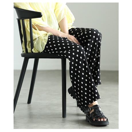 [^:MODE-9975]hbg̓X^COɎ邾ŉۂoĂACeBƂhbgʂɕ`ALb`[ȕ͋CYAy₩ɉoBEGXgSdlŋȂpłAEyXBCh̃pc牺g̃CE킸Aő̌^Jo[܂B̊̂knŁA΂ދG߂ɒtɂAu₩ȒSnBLkɂDĂ邩ANeBuȃV[ɂX[YɑΉ܂BNV[ȐSñpcAƂĂAԂ̃[EFAƂĂ􂷂ÐhȃpcłB