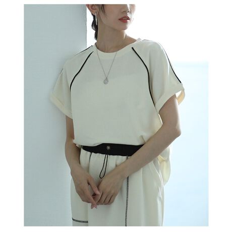 [^:ALJUN-1003S]̃CɉpCsOCVvȃvI[o[ɗ̊^܂BX|[eB[ȃfUC͍G̃gḧInEfUC̃XJ[gƃZbgAbvŒp΂ȂꊴQł