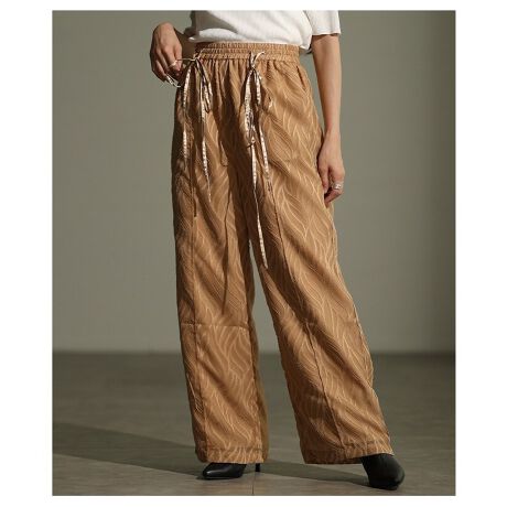 [^:ALFEM-0016]\ʕω̂WK[hngpVA[Chpc̓pcȂ̂ɂǂGKgȕ͋CY킹܂BEGXg琂郊{ƂȂꊴvXBy₩ȐSnœgʂȂoV[ł􂵂܂