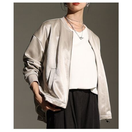 [^:ALFEM-0024]h[R[hi΃o[VGbgɁAɂ߂΃JWAȃAE^[ƂċCɍ킹ĂDȃVGbgy߂u]łBǂȃACeƂ킹₷JWAȃfUCł{fBOngpăLCڂȈۂɎdグ܂B